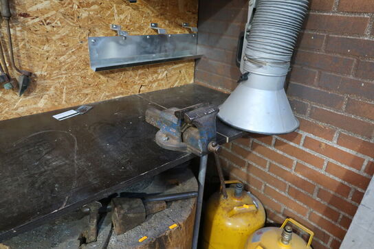 Arbejdsbord med div. Specialværktøj m.m.