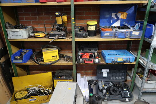 2 stk. lagerreoler uden indhold