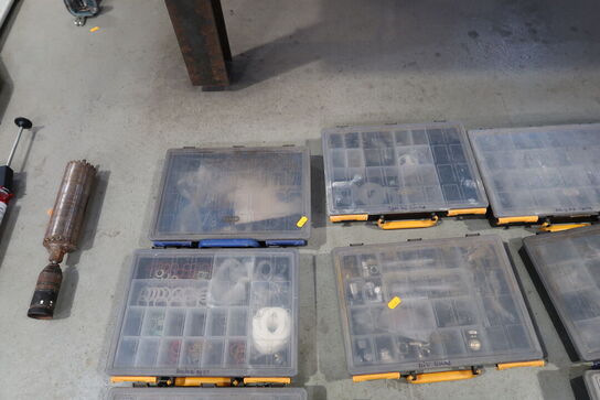 Div. Sortimentskasser med div. Varelager og reservedele