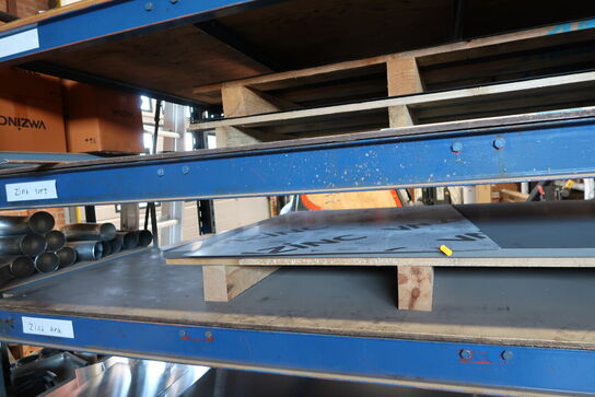 Div. Jernplader m.m. på reol