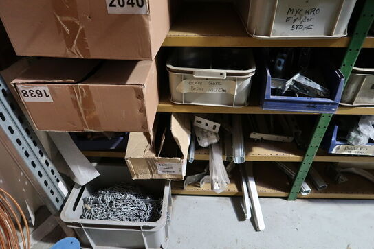 3 fag lagerreoler med div. Varelager og reservedele