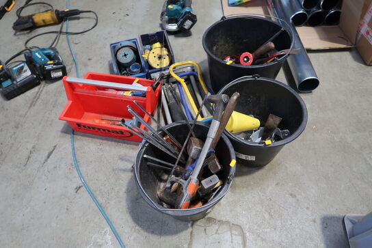 Div. Værktøj i plastikkasser