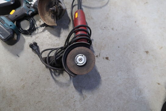 2 stk. akku håndværktøj MAKITA med 2 stk. batterier og lader samt vinkelsliber