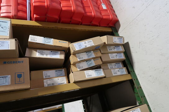 4 fag lagerreoler med div. Varelager og reservedele