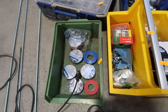 Div. Kasser med reservedele og varelager