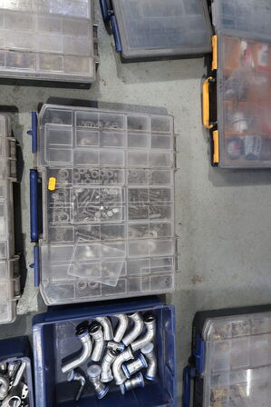 Div. Sortimentskasser med div. Varelager og reservedele