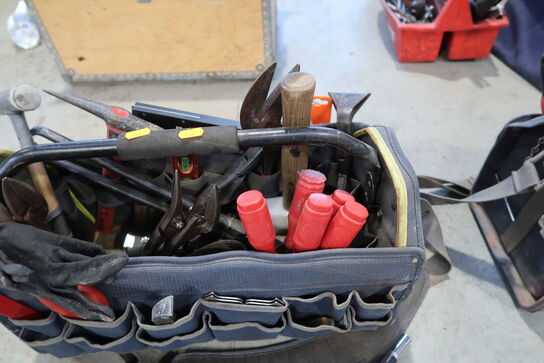 Værktøjstaske med div. Værktøj