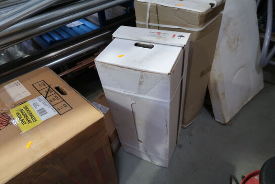 Div. Varelager i kasser m.m.