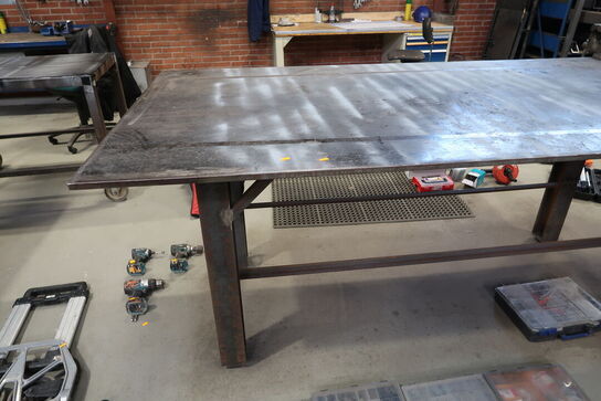 Svejsebord med skruestik