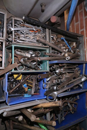 Div. Kasser med div. Værktøj