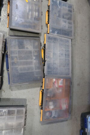 Div. Sortimentskasser med div. Varelager og reservedele