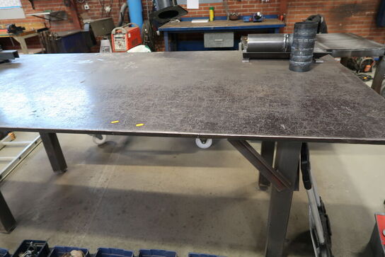 Svejsebord med skruestik