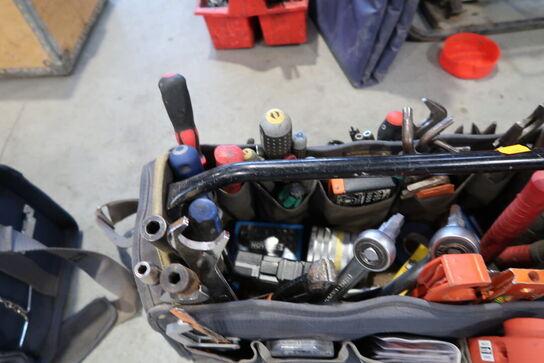 Værktøjstaske med div. Værktøj