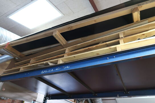 Div. Jernplader m.m. på reol