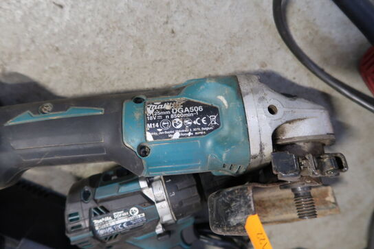 2 stk. akku håndværktøj MAKITA med 2 stk. batterier og lader samt vinkelsliber