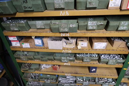 2 fag lagerreoler med div. Bolte (svejseslanger medfølger ikke)