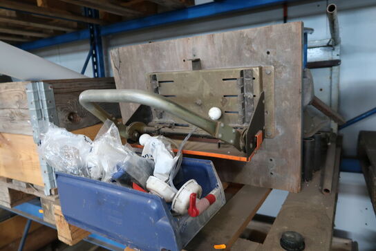 Bord med specialværktøj m.m.