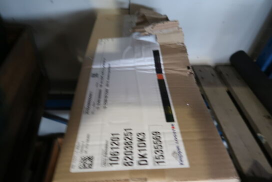 Palle med div. Reservedele og varelager