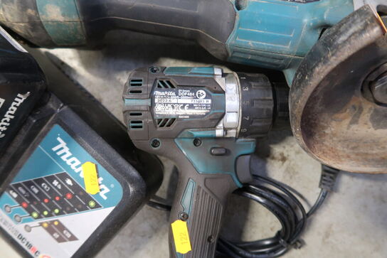 2 stk. akku håndværktøj MAKITA med 2 stk. batterier og lader samt vinkelsliber