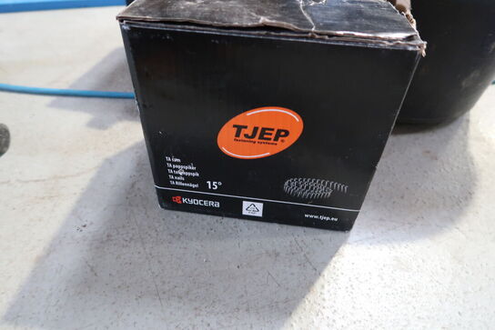 Spand med div. Værktøj m.m.