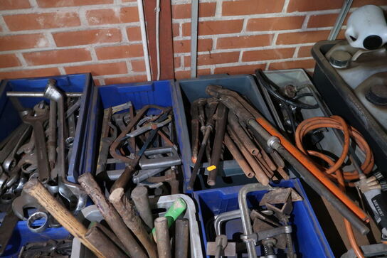 Div. Kasser med div. Værktøj