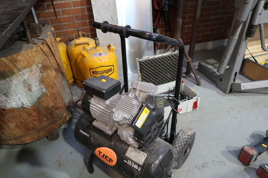 Kompressor TJEP 25/240-2