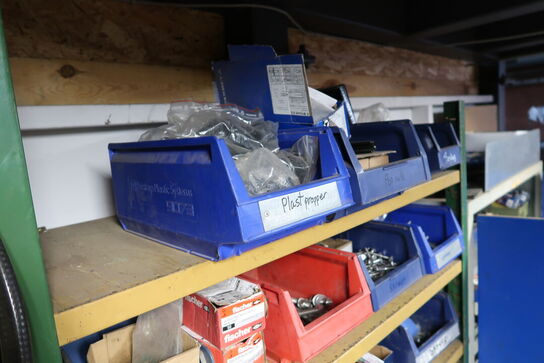 2 fag lagerreoler med div. Bolte (svejseslanger medfølger ikke)