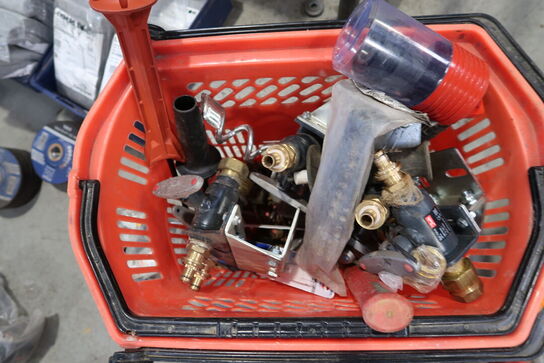 Kurv med div. Reservedele