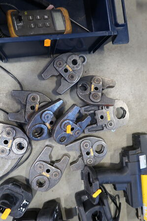 Akku radialpresse REMS 578001 med 3 stk. batterier og lader 