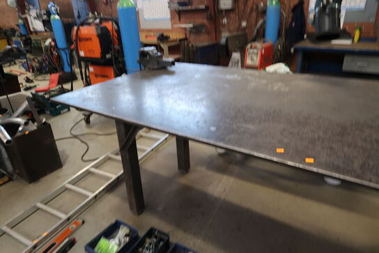 Svejsebord med skruestik