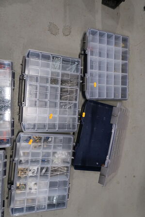 6 stk. sortimentskasser med div. Skruer, bolte m.m.