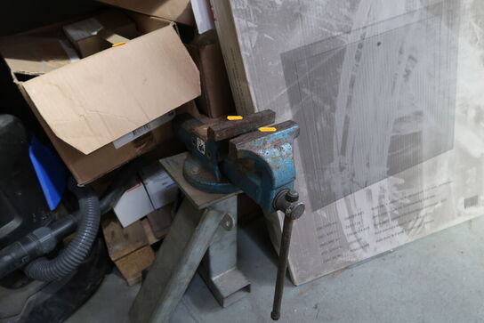 Stativ med skruestik