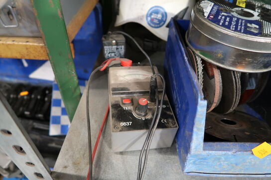 Lagerreol med div. Værktøj