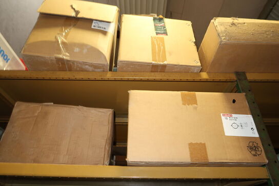 4 fag lagerreoler med div. Varelager og reservedele