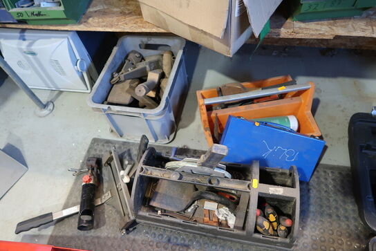 Værktøjstaske med div. Værktøj m.m.