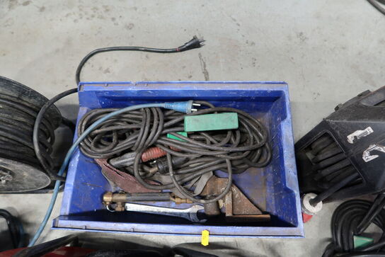 5 stk. kabeltromler samt div. Forlængerledninger