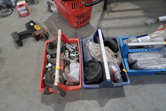 3 stk. kasser med div. Varelager og reservedele