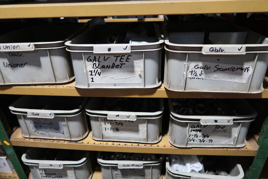 4 fag lagerreoler med div. Varelager og reservedele