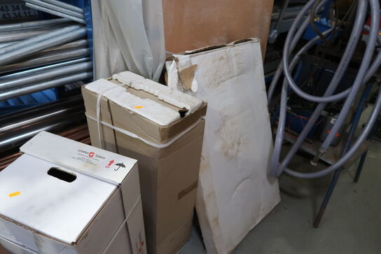 Div. Varelager i kasser m.m.