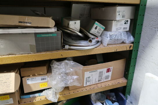 1 fag lagerreol med div. Armaturer HANS GROHE m.fl.