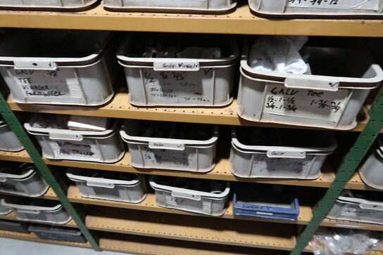 4 fag lagerreoler med div. Varelager og reservedele