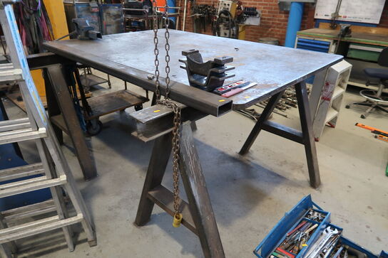 Svejsebord med skruestik