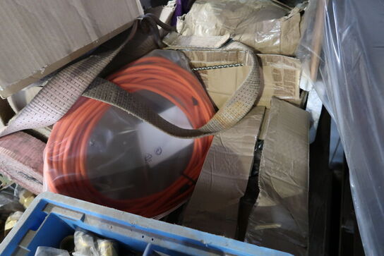 Palle med div. Løftestroppe m.m.