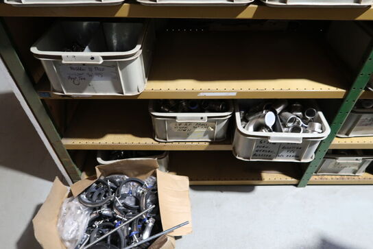 4 fag lagerreoler med div. Varelager og reservedele