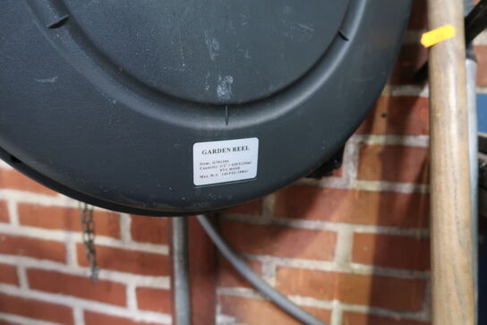 Kabeltromle med haveslange