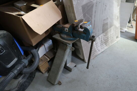 Stativ med skruestik