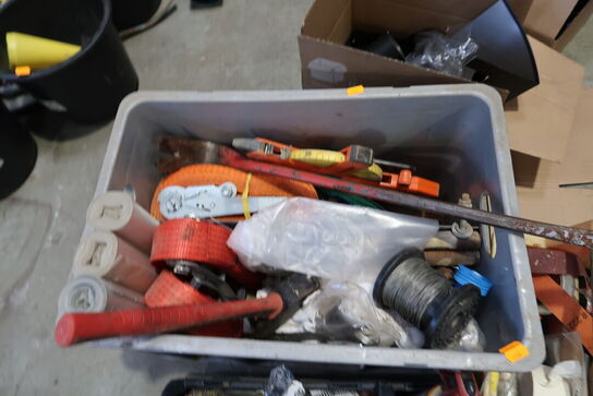 3 stk. kasser med div. Værktøj og reservedele