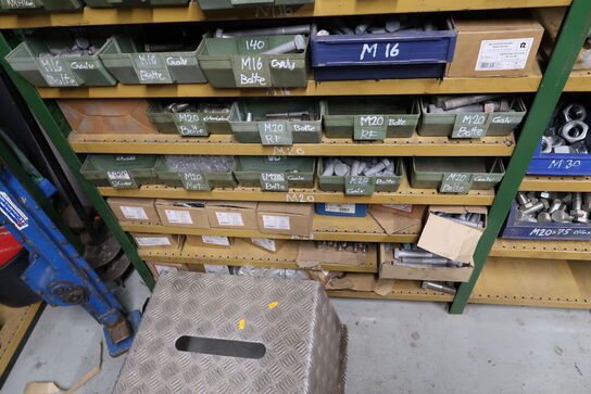 2 fag lagerreoler med div. Bolte (svejseslanger medfølger ikke)