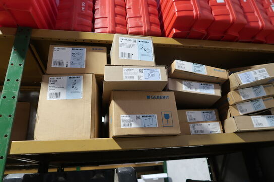 4 fag lagerreoler med div. Varelager og reservedele