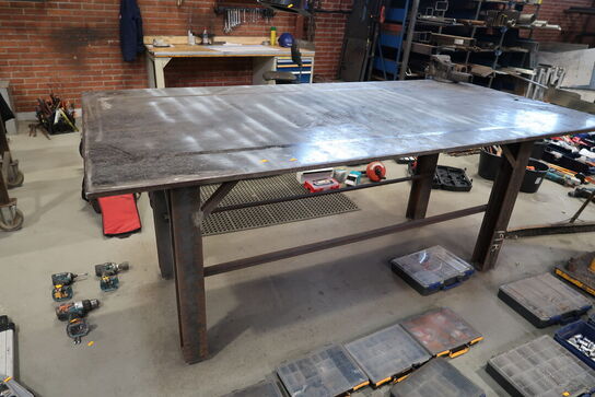 Svejsebord med skruestik